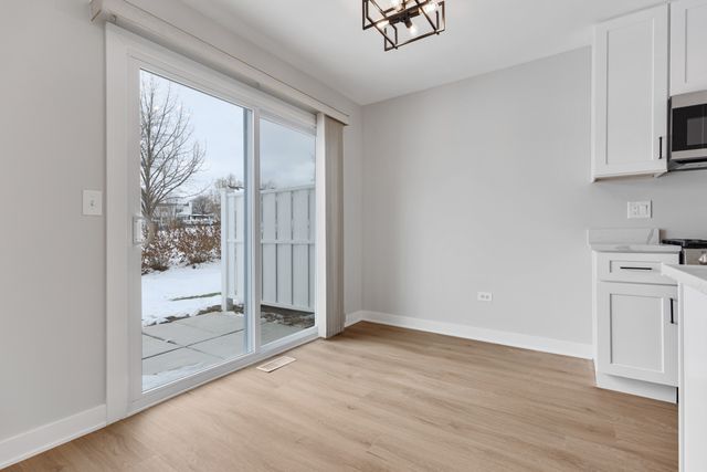 1066 Glouchester Harbor 1066, Schaumburg, IL 60193