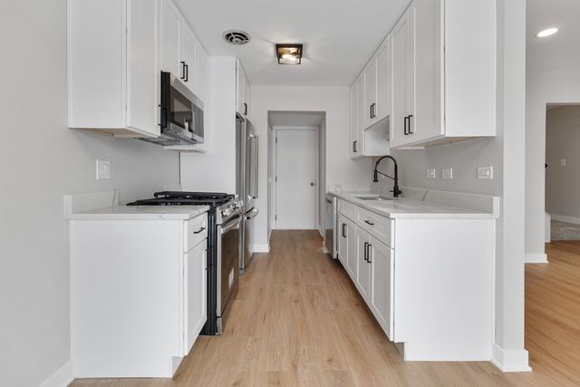 1066 Glouchester Harbor 1066, Schaumburg, IL 60193