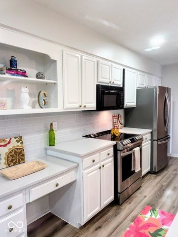 2078 Oak Run North Drive, Indianapolis, IN 46260