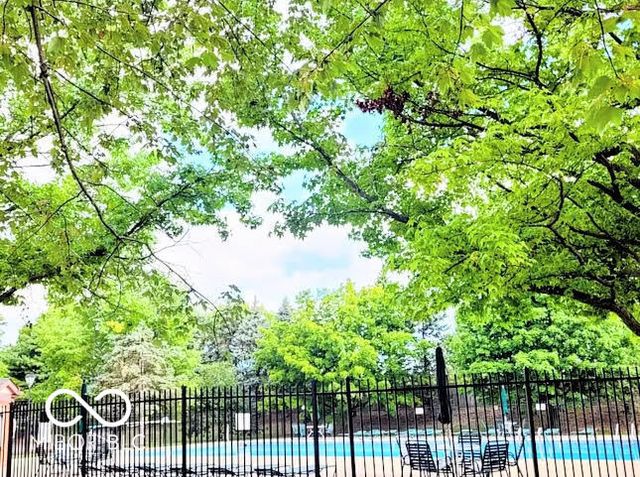 2078 Oak Run North Drive, Indianapolis, IN 46260