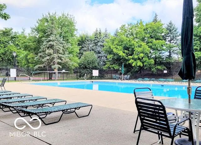 2078 Oak Run North Drive, Indianapolis, IN 46260