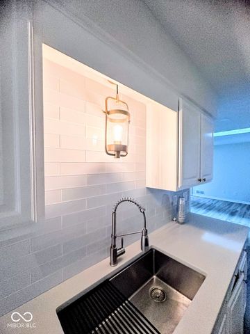 2078 Oak Run North Drive, Indianapolis, IN 46260