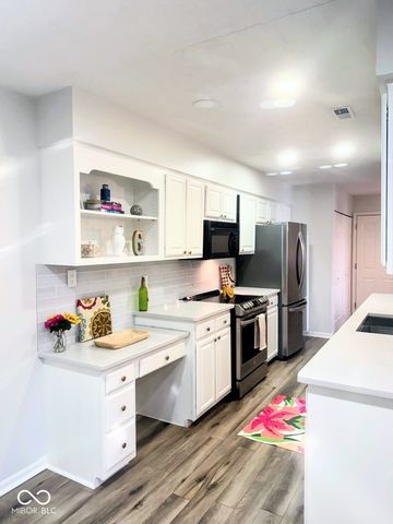 2078 Oak Run North Drive, Indianapolis, IN 46260