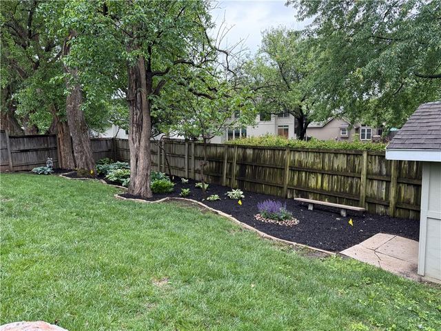11259 Garnett Street, Overland Park, KS 66210