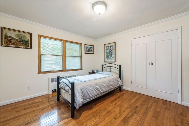 3 lori, Woodbury, NY 11797