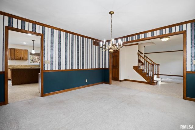 6110 N OAK LEAF Court, Peoria, IL 61615