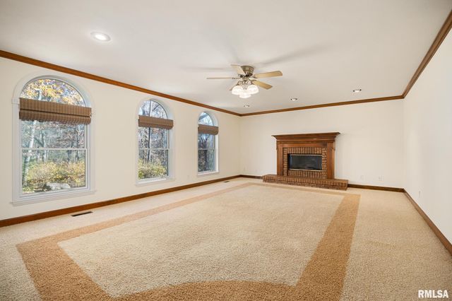 6110 N OAK LEAF Court, Peoria, IL 61615