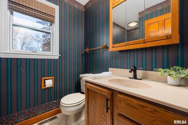 6110 N OAK LEAF Court, Peoria, IL 61615