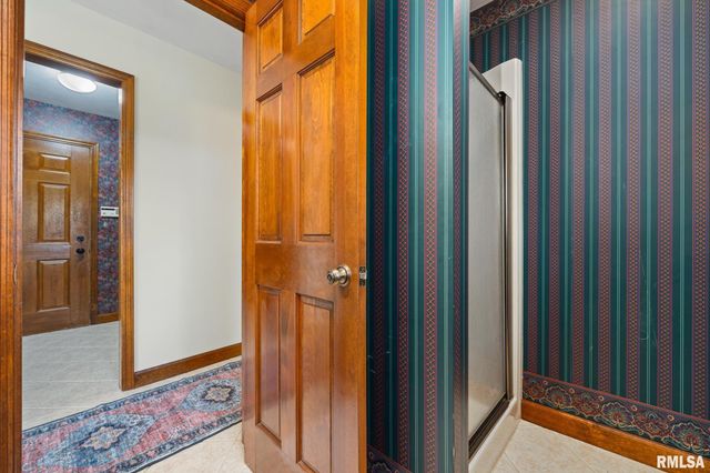 6110 N OAK LEAF Court, Peoria, IL 61615