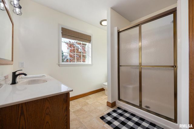 6110 N OAK LEAF Court, Peoria, IL 61615