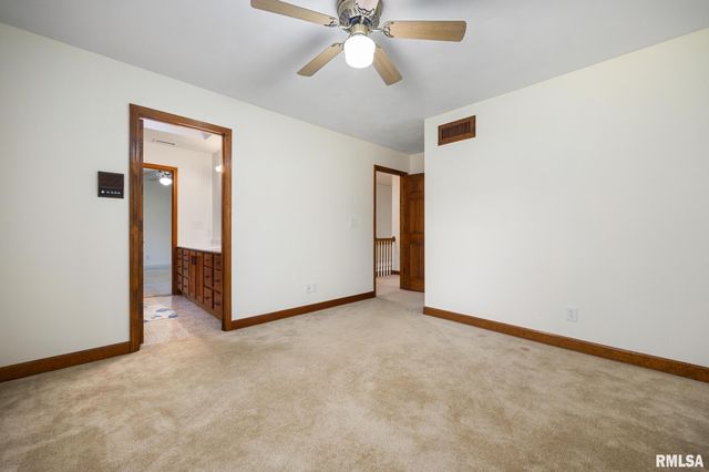 6110 N OAK LEAF Court, Peoria, IL 61615