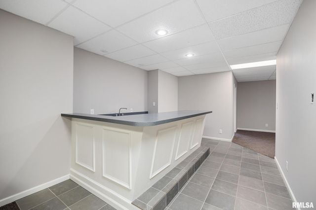 6110 N OAK LEAF Court, Peoria, IL 61615