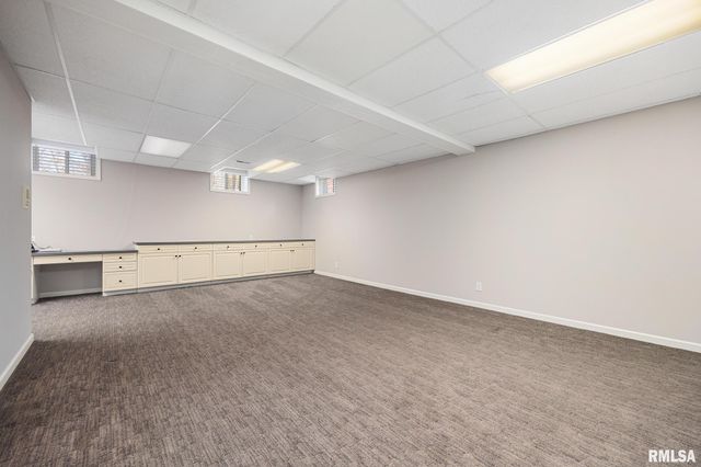 6110 N OAK LEAF Court, Peoria, IL 61615