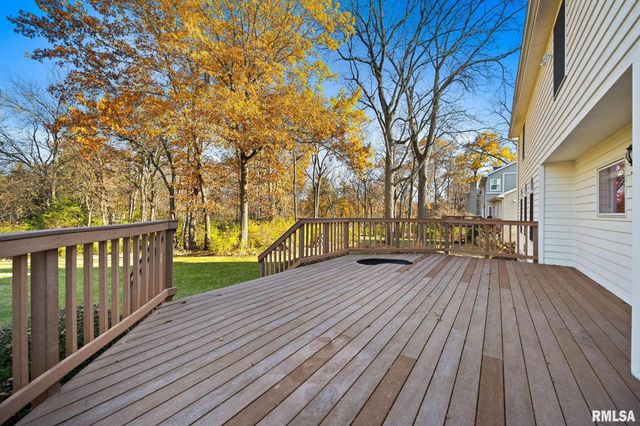 6110 N OAK LEAF Court, Peoria, IL 61615