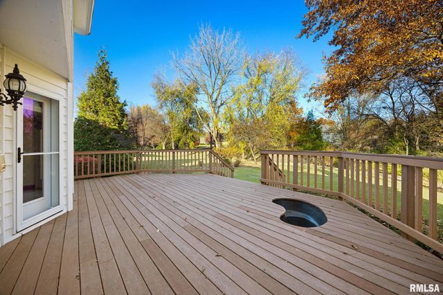 6110 N OAK LEAF Court, Peoria, IL 61615