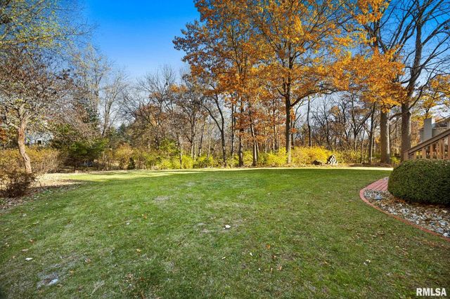 6110 N OAK LEAF Court, Peoria, IL 61615