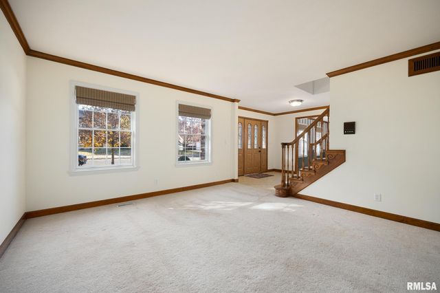 6110 N OAK LEAF Court, Peoria, IL 61615