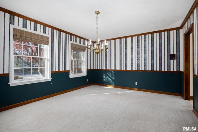 6110 N OAK LEAF Court, Peoria, IL 61615