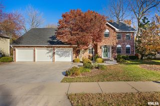 6110 N OAK LEAF Court, Peoria, IL 61615