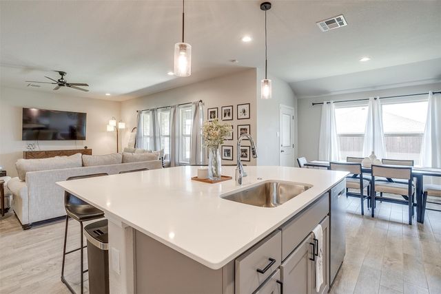 1338 Elmwood Drive, Cedar Hill, TX 75104