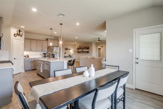 1338 Elmwood Drive, Cedar Hill, TX 75104