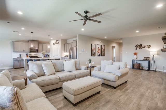 1338 Elmwood Drive, Cedar Hill, TX 75104