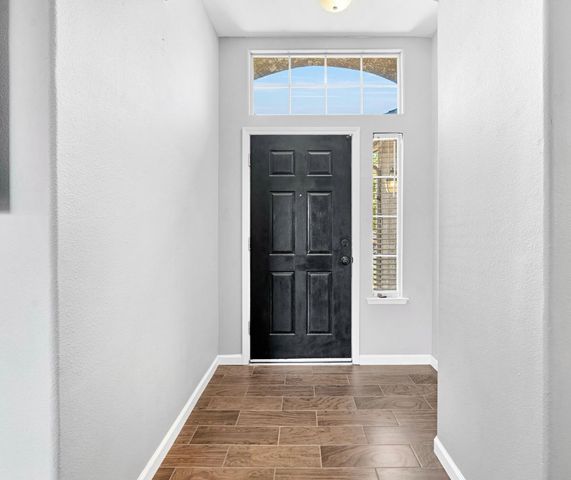 5627 W Hedges, Fresno, CA 93722
