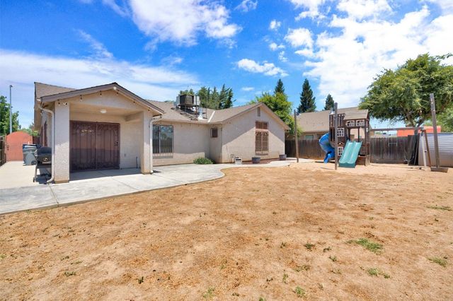 5627 W Hedges, Fresno, CA 93722