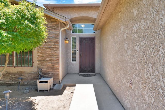 5627 W Hedges, Fresno, CA 93722