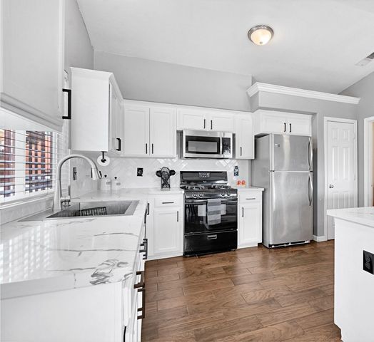 5627 W Hedges, Fresno, CA 93722