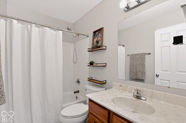 9025 Exeter Court, Fishers, IN 46038