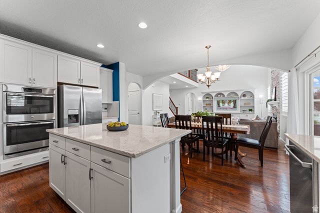 3877 W BUMPER CROP CIR, Riverton, UT 84065