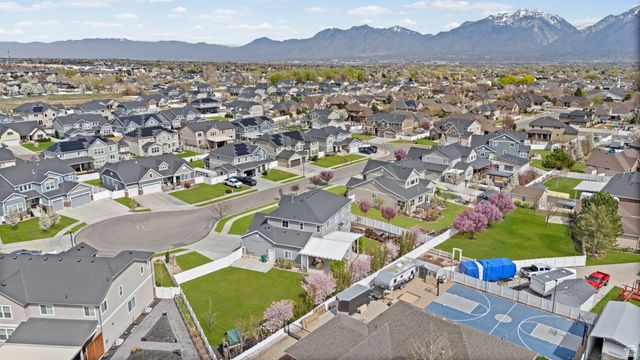 3877 W BUMPER CROP CIR, Riverton, UT 84065