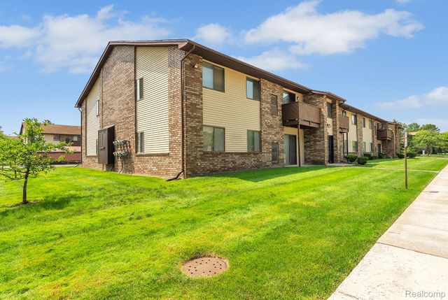 7769 Manor Circle 104, Westland, MI 48185