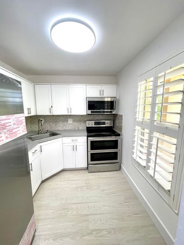 5980 NW 64th Avenue 305, Tamarac, FL 33319