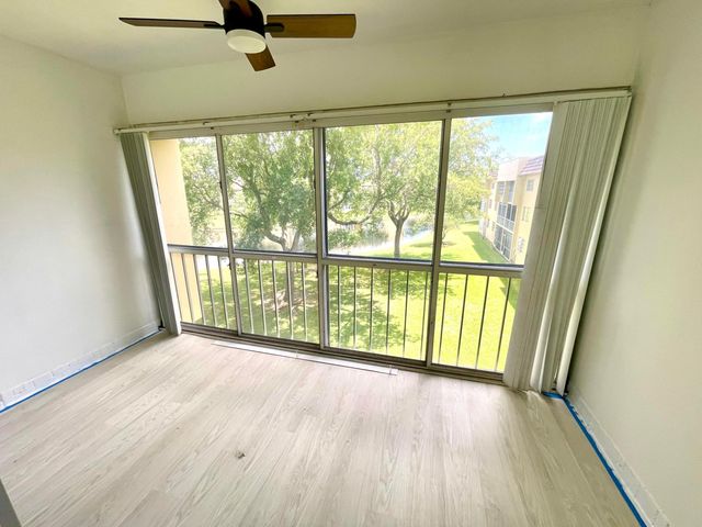 5980 NW 64th Avenue 305, Tamarac, FL 33319