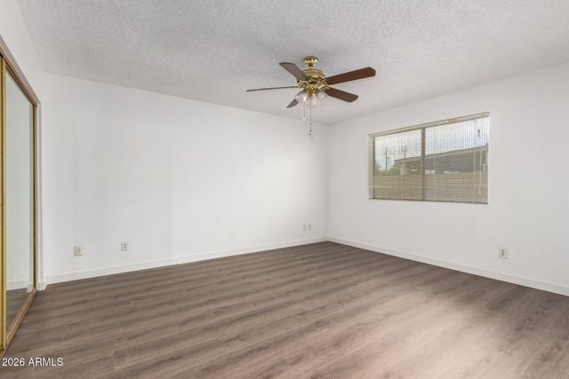 5055 W Vogel Avenue, Glendale, AZ 85302