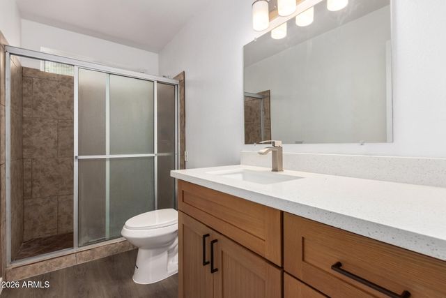 5055 W Vogel Avenue, Glendale, AZ 85302