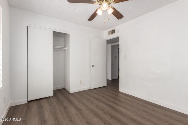 5055 W Vogel Avenue, Glendale, AZ 85302