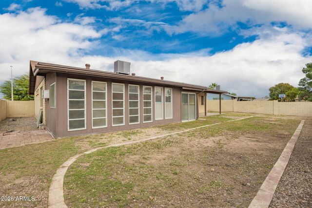 5055 W Vogel Avenue, Glendale, AZ 85302