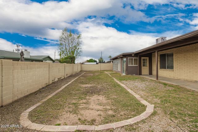 5055 W Vogel Avenue, Glendale, AZ 85302