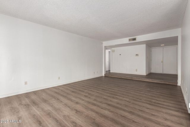 5055 W Vogel Avenue, Glendale, AZ 85302