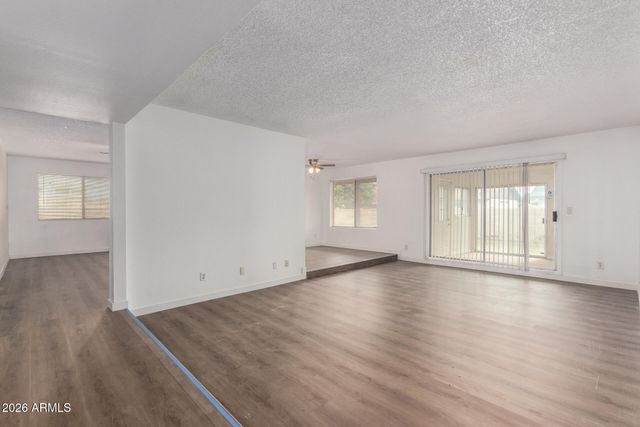 5055 W Vogel Avenue, Glendale, AZ 85302