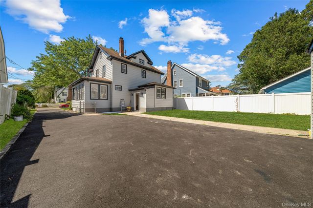 87 Parsons Drive, Hempstead, NY 11550