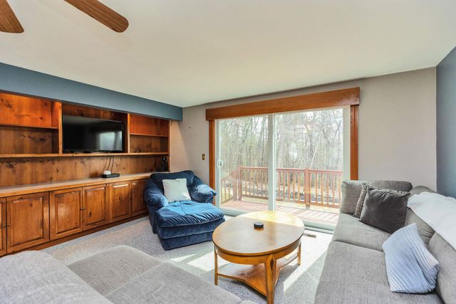 22 Taschereau Boulevard, Nashua, NH 03062