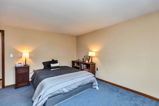 22 Taschereau Boulevard, Nashua, NH 03062