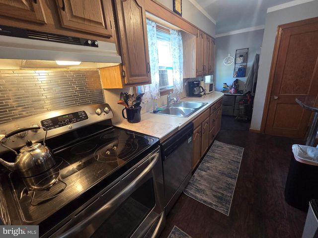 412 W BERTSCH ST, Lansford, PA 18232