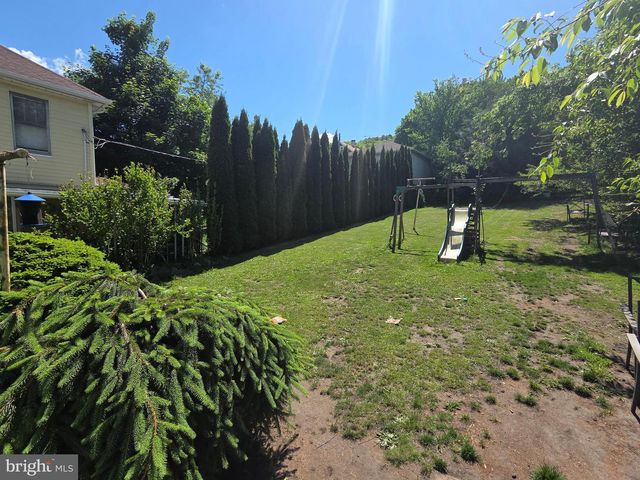 412 W BERTSCH ST, Lansford, PA 18232