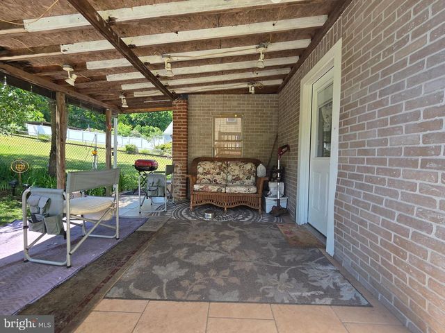 412 W BERTSCH ST, Lansford, PA 18232