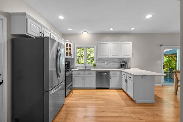32 Blackledge Drive, Colchester, CT 06415